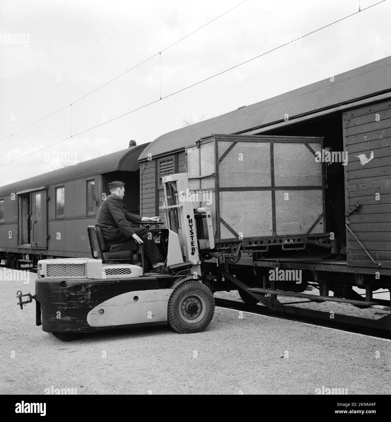 Rail load operation hi-res stock photography and images - Alamy