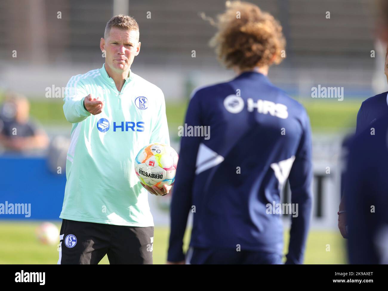 Schalke, Deutschland. 27th Oct, 2022. firo : 27.10.2022, football, soccer,  1.Bundesliga, first league season 2022/2023, FC Schalke 04 1st training  Thomas Reis Credit: dpa/Alamy Live News Stock Photo - Alamy