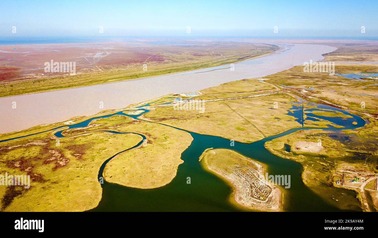 Dongying. 18th Oct, 2022. This aerial photo taken on Oct. 18, 2022