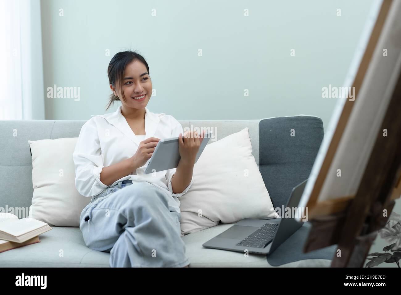 Paint sofa hi-res stock photography and images - Alamy