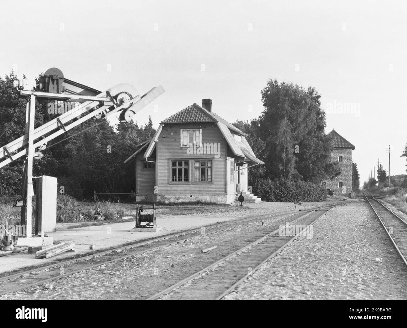 Betelevator with hand -driven linen play for moving wagons. At the ...