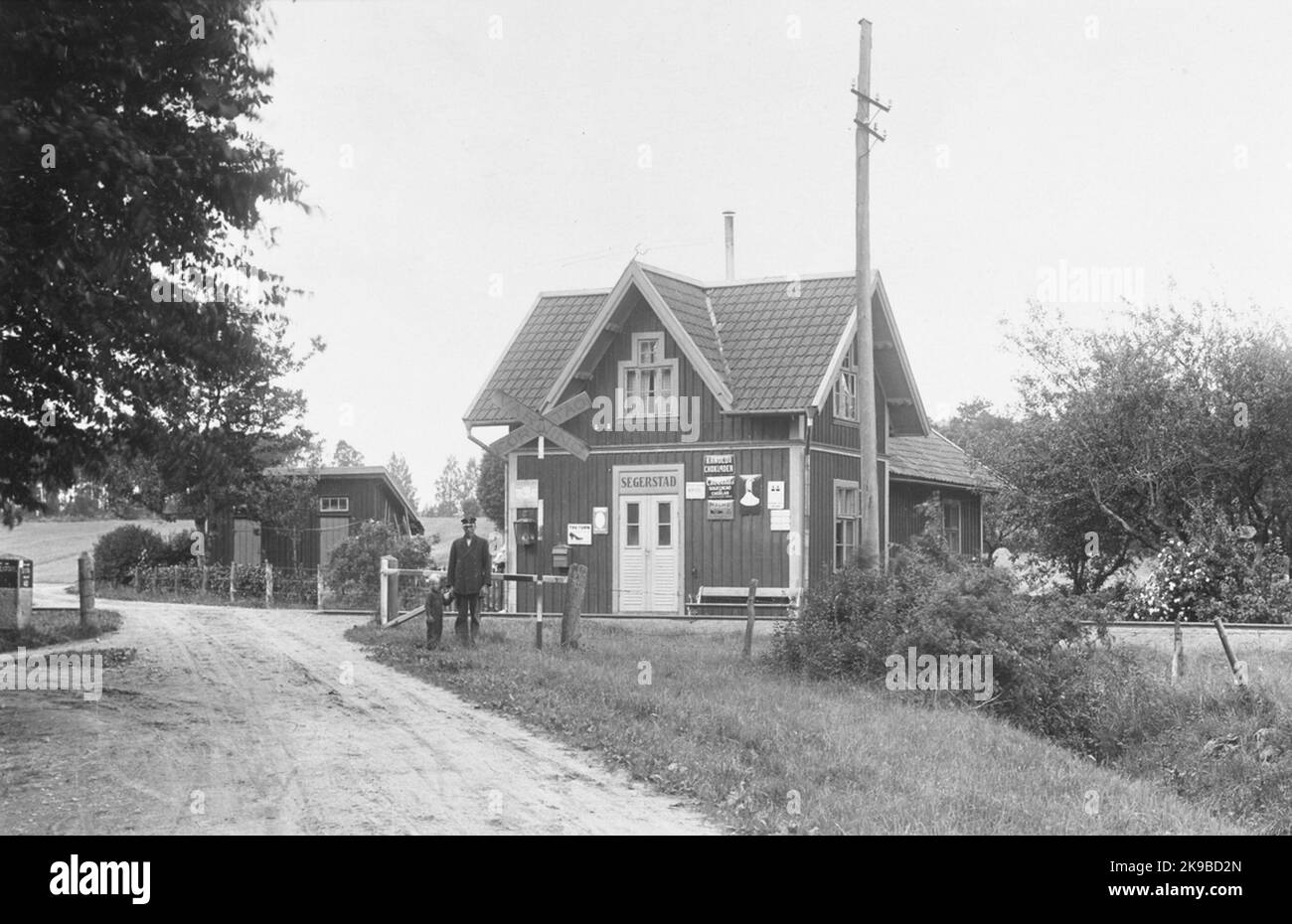 One storey wooden house Black and White Stock Photos & Images - Alamy