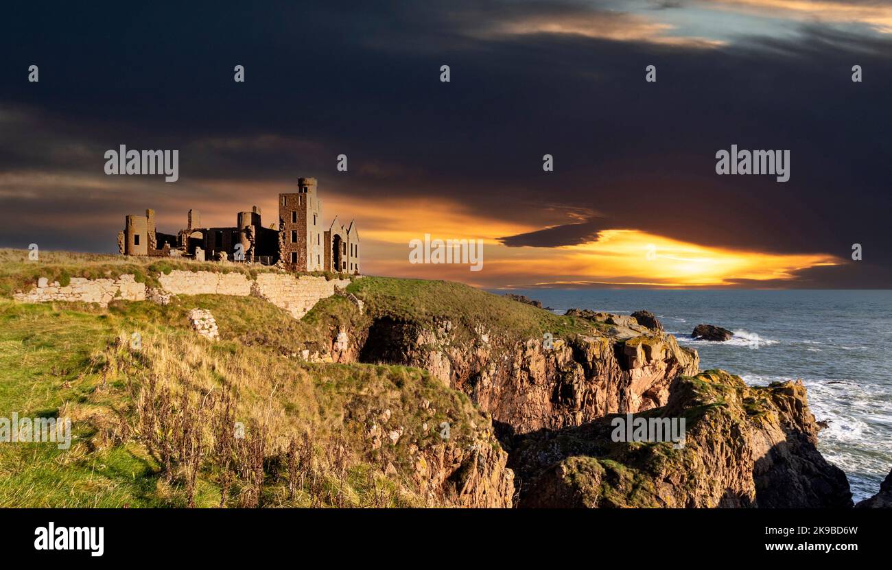 Slains Castle Cruden Bay Aberdeenshire Scotland the haunted castle ruins Stock Photo