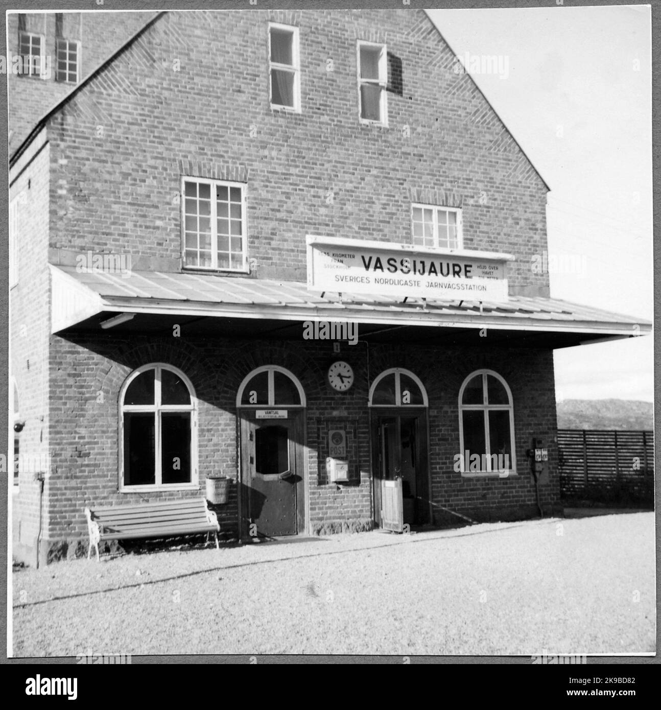 The station house in Vassijaure Stock Photo Alamy
