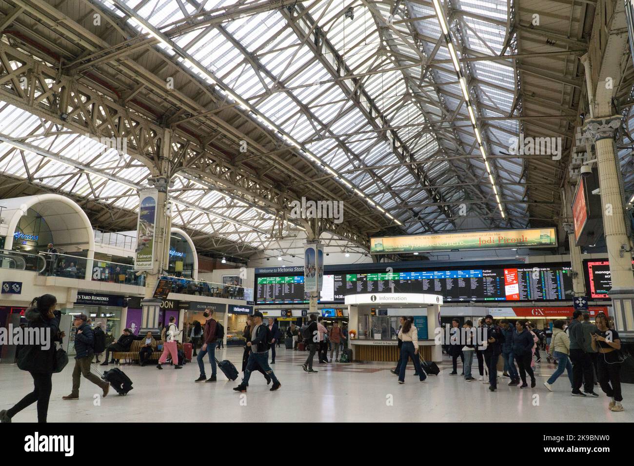 Victoria Overground London, UK, 26 October 2022: Victoria mainline overground station ...