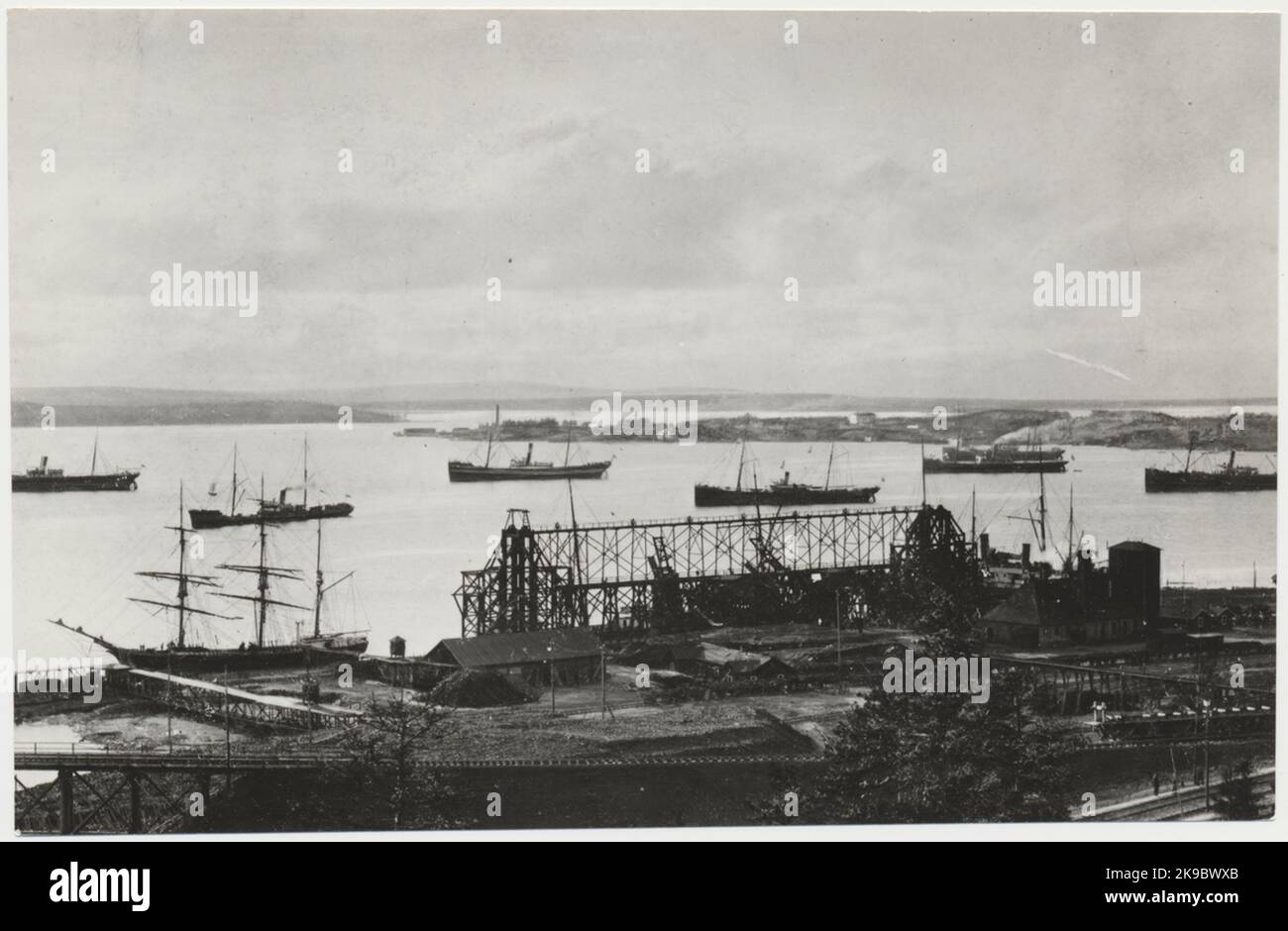 The elevator at the railway facility. Here the vessels are waiting to ...