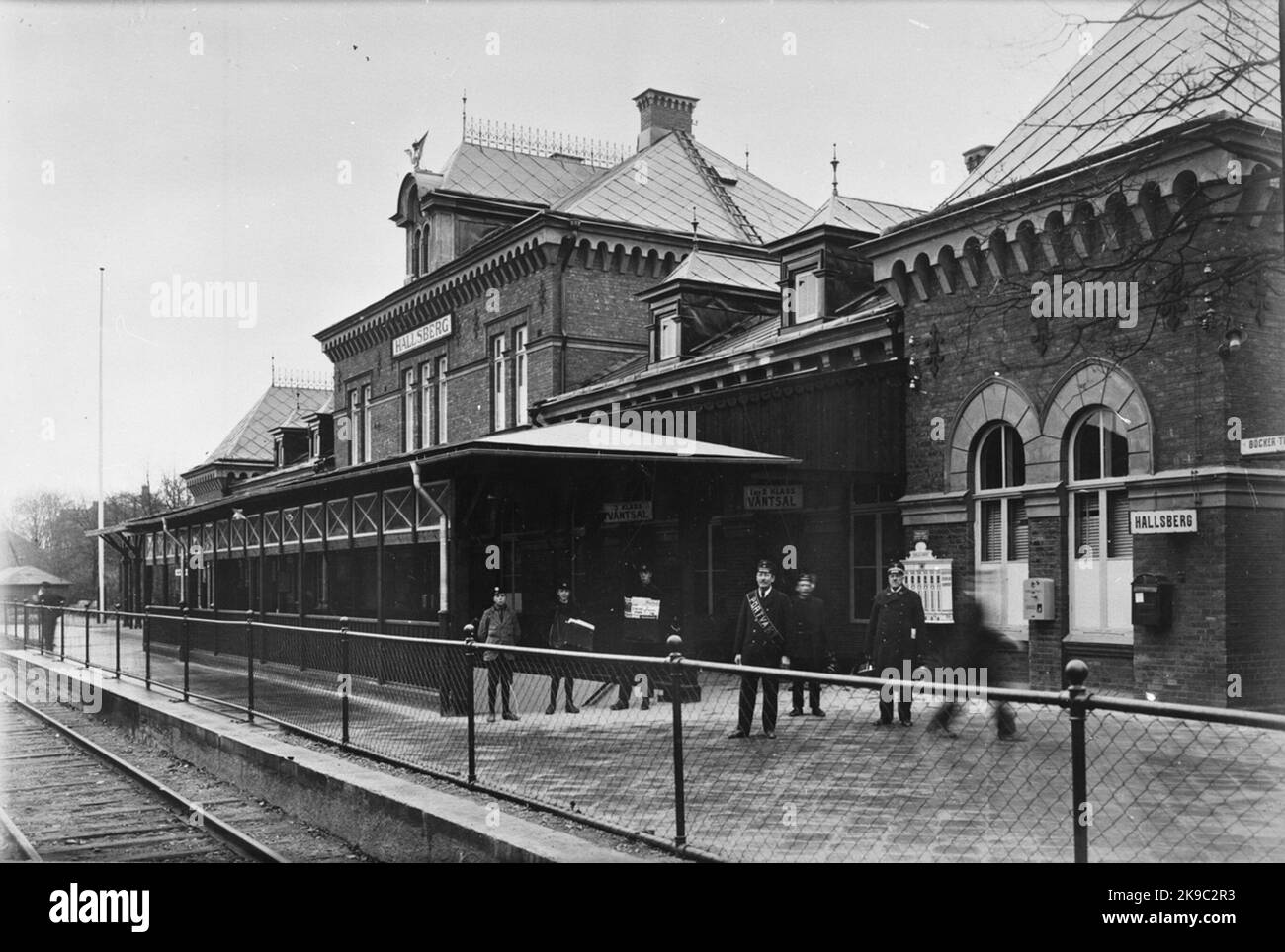 Station with roof over stairs Stock Photo Alamy