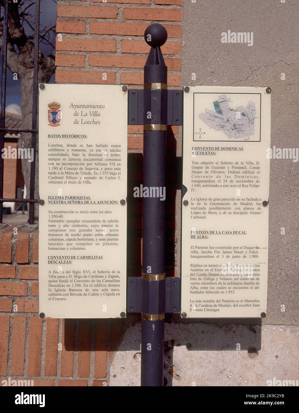 PLACA EXPLICATIVA CON LOS DATOS HISTORICOS DE LOS PRINCIPALES MONUMENTOS DE LOECHES Y SU PLANO. Location: EXTERIOR. LOECHES. MADRID. SPAIN. Stock Photo
