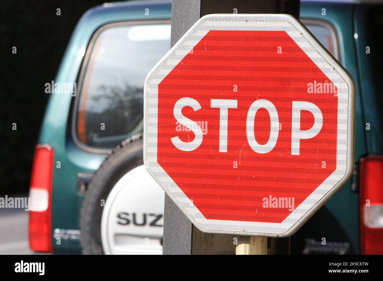 Stop. Panneau. Code de la route. Saint-Gervais-les-Bains. Haute-Savoie. Auvergne-Rhône-Alpes. France. Europe. Stock Photo