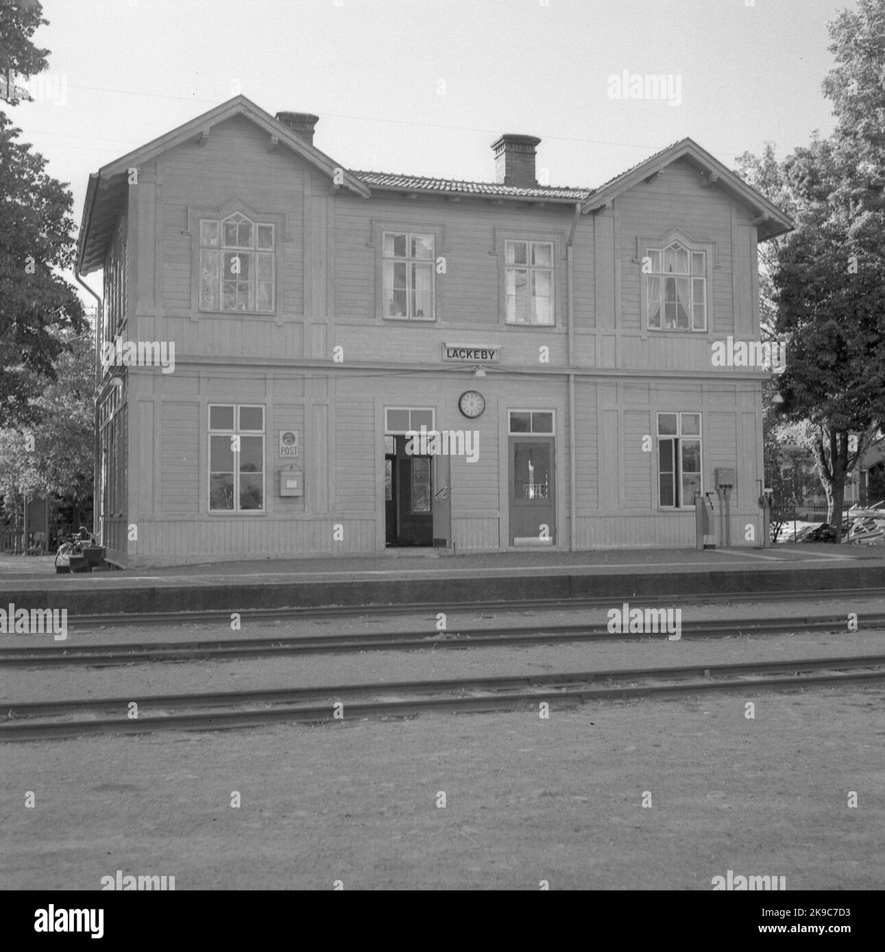 Station built in 1897. Two storey station house in wood. Mechanical