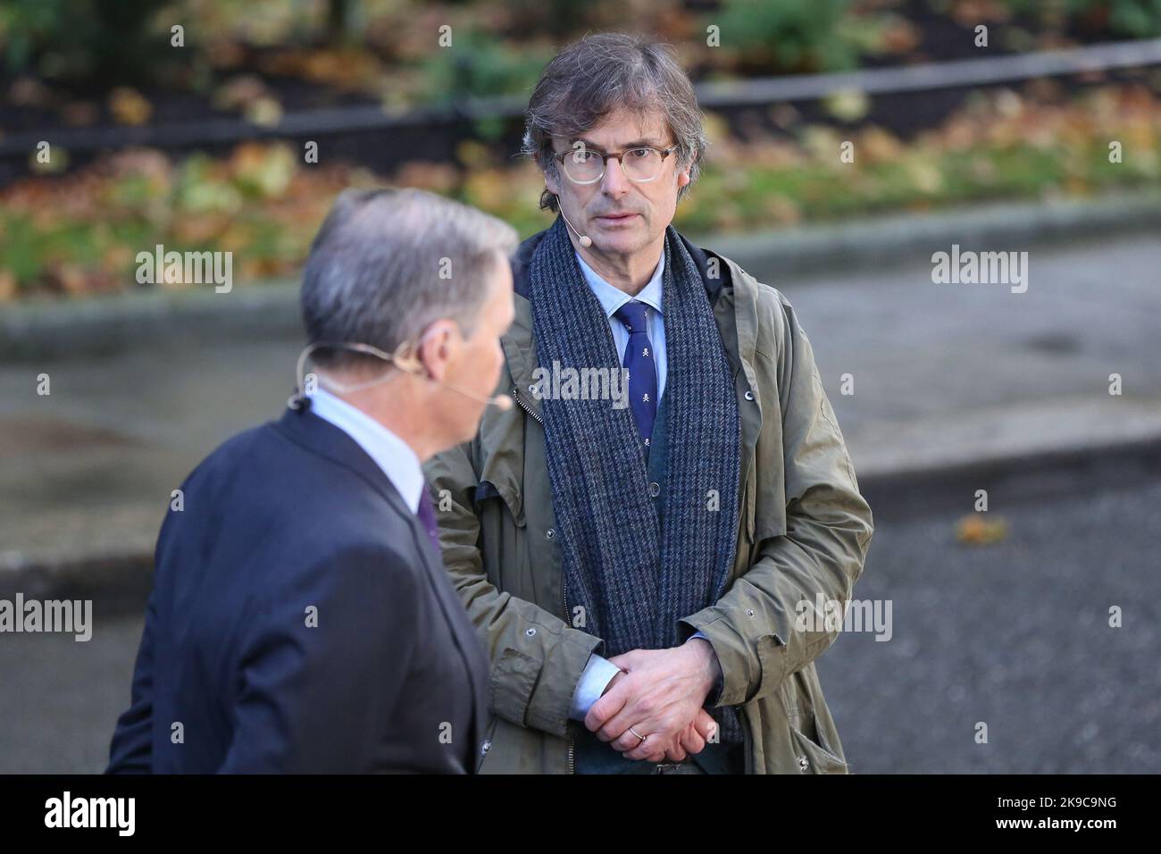 London, UK. 25th Oct, 2022. Robert Peston (R), ITV political editor in Downing Street, London reporting on the change of British Prime Minister. Credit: SOPA Images Limited/Alamy Live News Stock Photo