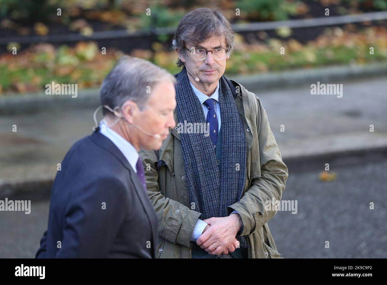 London, UK. 25th Oct, 2022. Robert Peston (R), ITV political editor in Downing Street, London reporting on the change of British Prime Minister. Credit: SOPA Images Limited/Alamy Live News Stock Photo