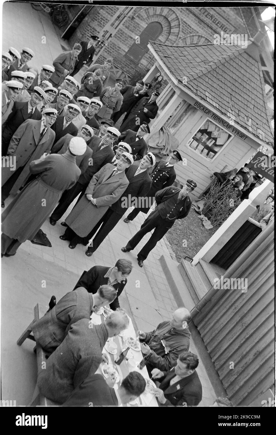 Norwegian prisoners of war, released from the Nazi detention camp Grini ...