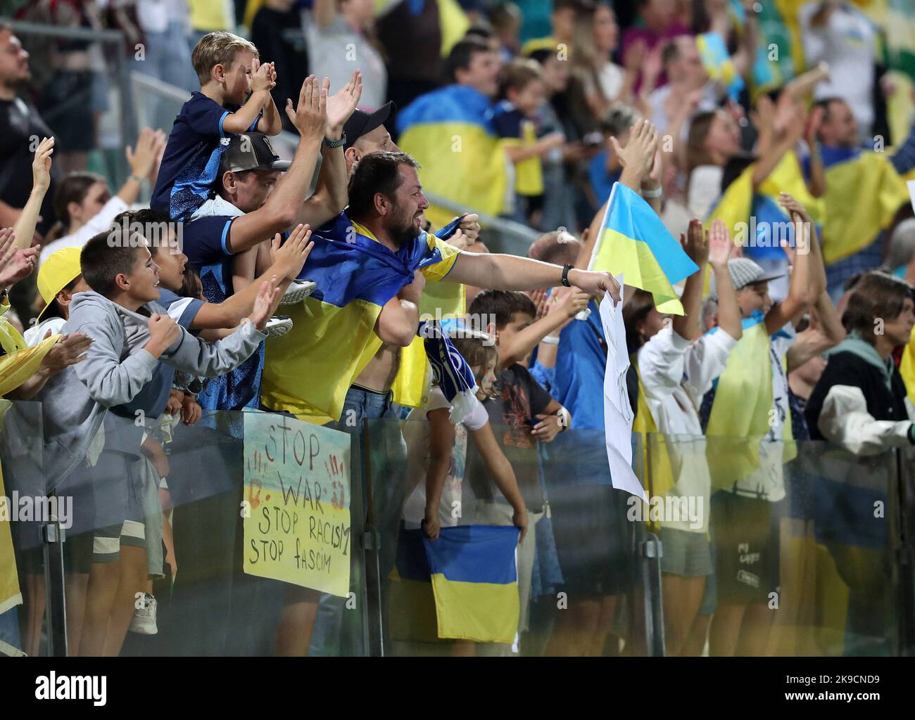 Cyprus ukraine flag hires stock photography and images Alamy