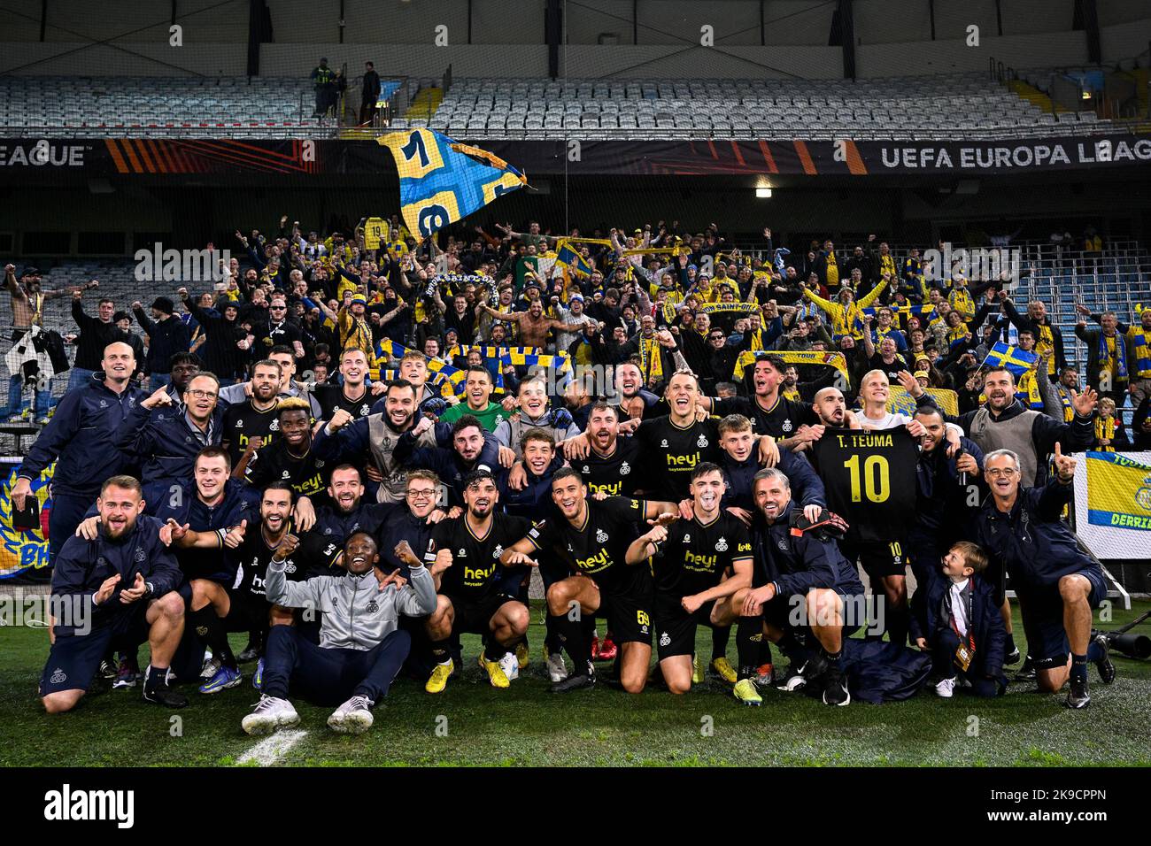 Union's players celebrates after winning a soccer game between Swedish Malmo Fotbollforening and Belgian Royale Union Saint-Gilloise, Thursday 27 October 2022 in Malmo, on day 5 of the UEFA Europa League group stage. BELGA PHOTO LAURIE DIEFFEMBACQ Credit: Belga News Agency/Alamy Live News Stock Photo
