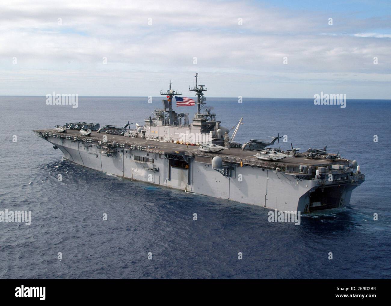 The amphibious assault ship USS Kearsarge (LHD 3) U.S. Navy Stock Photo