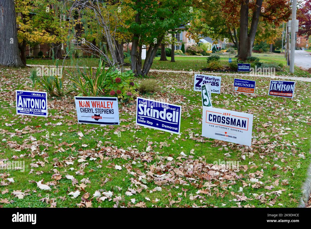 Front lawn adds for 2022 mid-term elections in Lakewood, Ohio Stock Photo