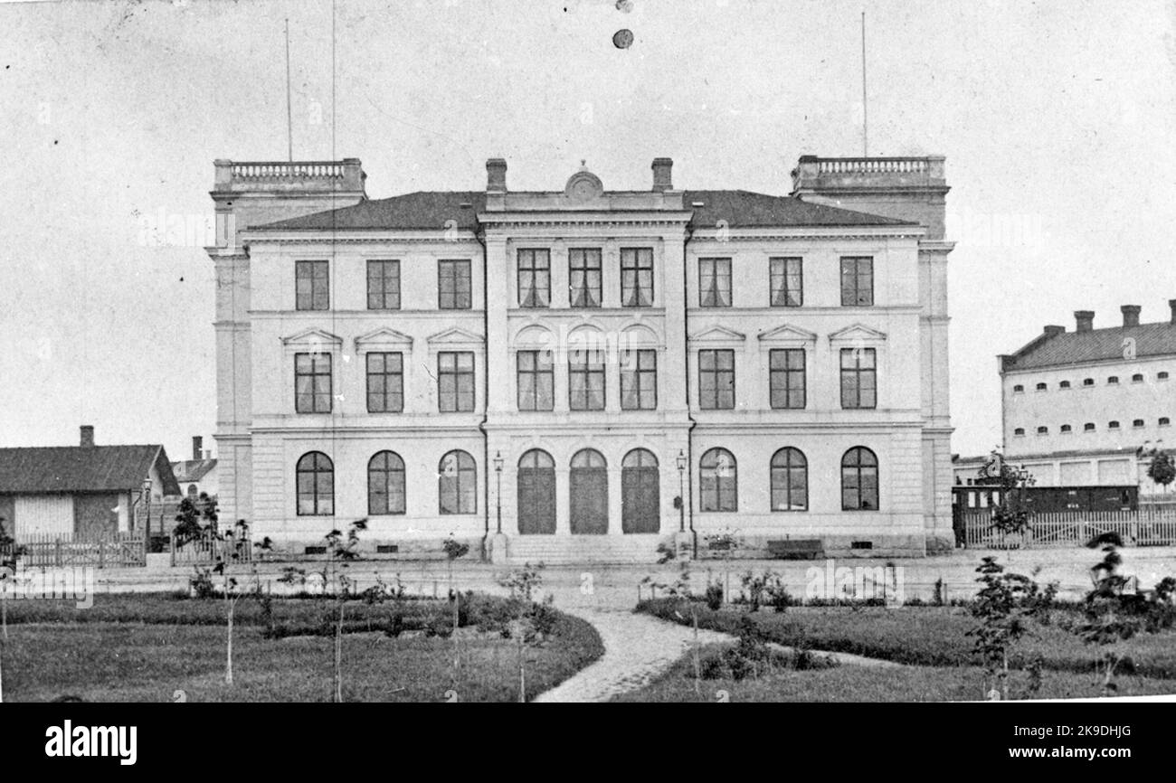 Plasted three storey station house built in 1879. Architect A E