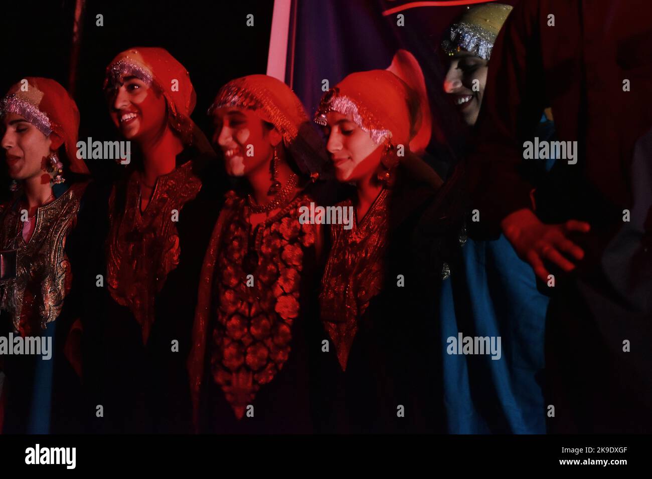 srinagar-india-27th-oct-2022-local-artists-performs-dance-during