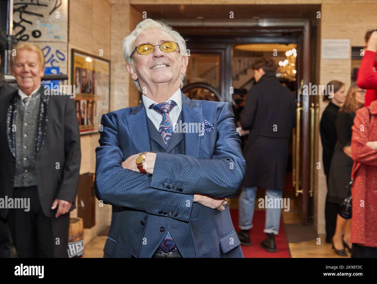 Hamburg, Germany. 27th Oct, 2022. Tony Christie, English musician, singer and actor, comes to the gala premiere on the occasion of the new season of vaudeville at the Hansa Theater. Credit: Georg Wendt/dpa/Alamy Live News Stock Photo