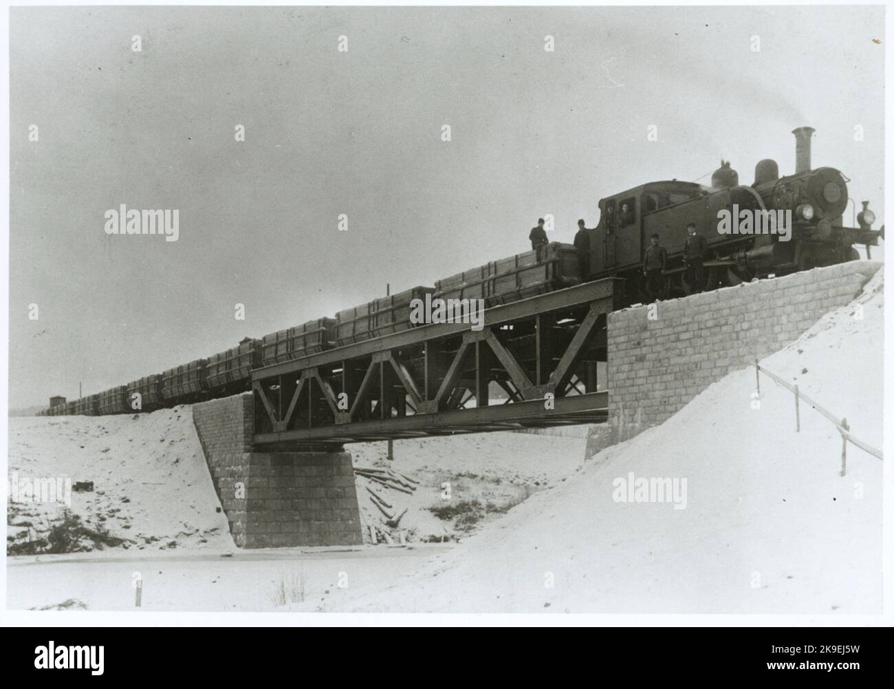 The east coast line, OKB U 20 at Railway Bridge over Selångersån on the line between Sundsvall V and Selånger. Stock Photo