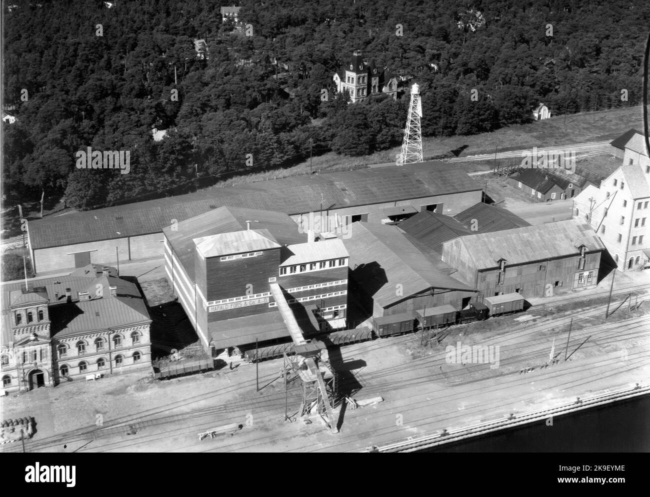 Across harbor Black and White Stock Photos & Images - Alamy - Exchange From Harbor Viewed