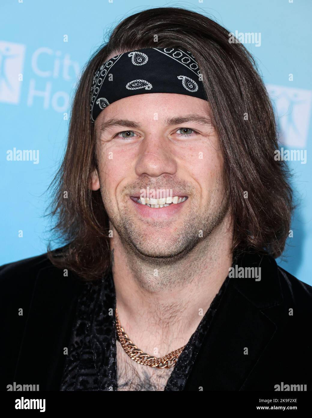 WEST HOLLYWOOD, LOS ANGELES, CALIFORNIA, USA - OCTOBER 27: American singer Caleb Shomo arrives at the City Of Hope's 2022 Spirit Of Life Gala held at the Pacific Design Center on October 27, 2022 in West Hollywood, Los Angeles, California, United States. (Photo by Xavier Collin/Image Press Agency) Stock Photo