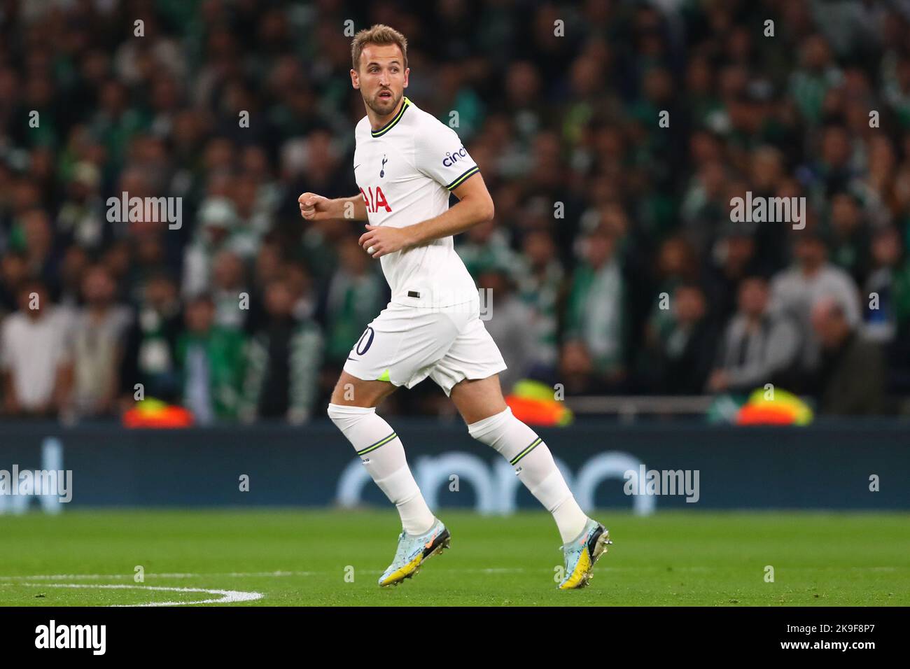 Harry kane tottenham 2022 october hires stock photography and images