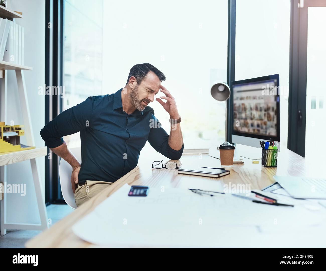 Back pain desk hires stock photography and images Alamy