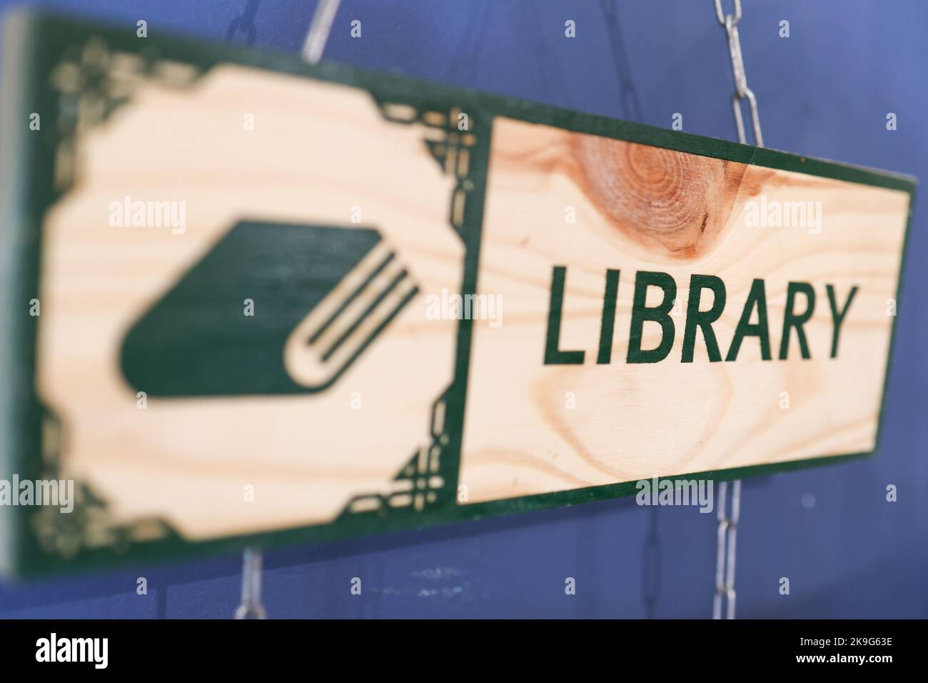 Public library sign hi-res stock photography and images - Alamy
