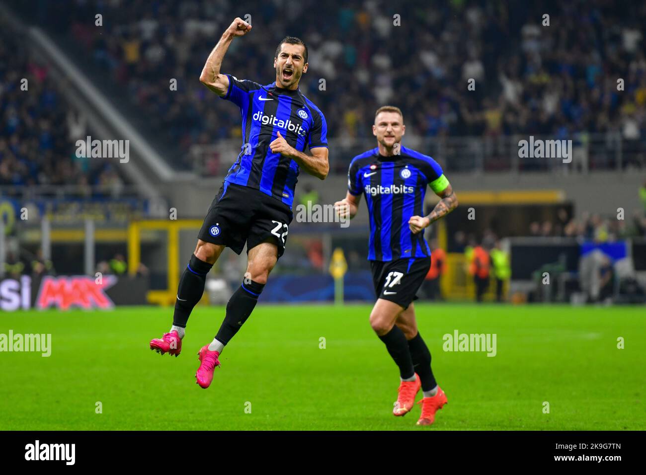Milano, Italy. 26th, October 2022. Henrikh Mkhitaryan (22) of Inter