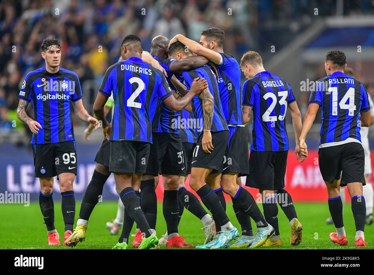Milano, Italy. 26th, October 2022. Romelu Lukaku (90) of Inter scores