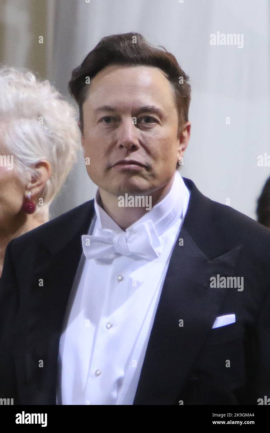 NEW YORK, NEW YORK - MAY 02: Elon Musk at The 2022 Met Gala Celebrating ...