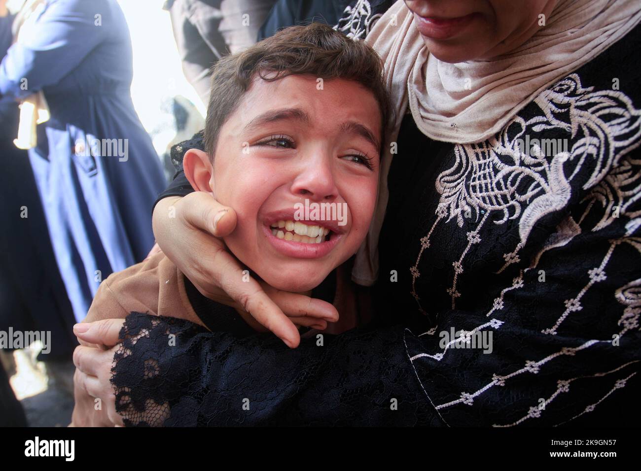 Nablus, Palestine. 28th Oct, 2022. A young relative mourns during the ...