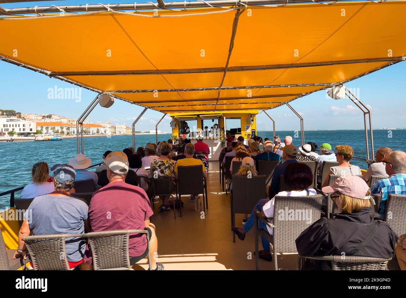 Boat ride tourists bridge hi-res stock photography and images - Alamy