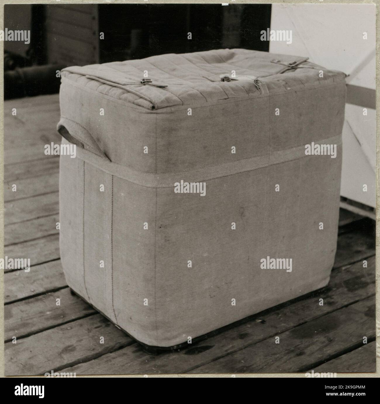 Cooling box for transporting refrigerated and frozen goods Stock Photo