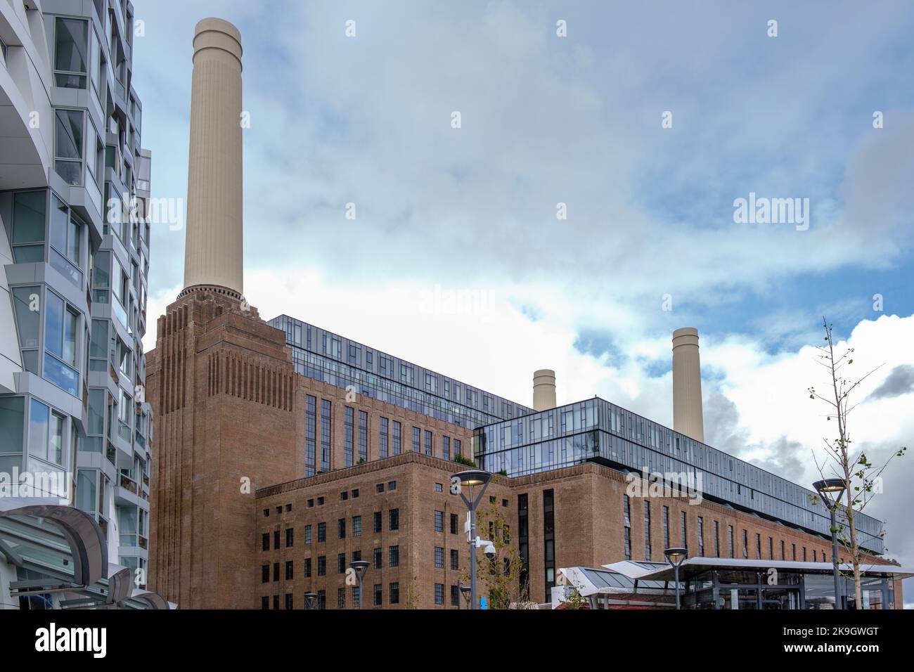 Refurbished Battersea Power Station with new residential building Prospect Place on the left. Stock Photo