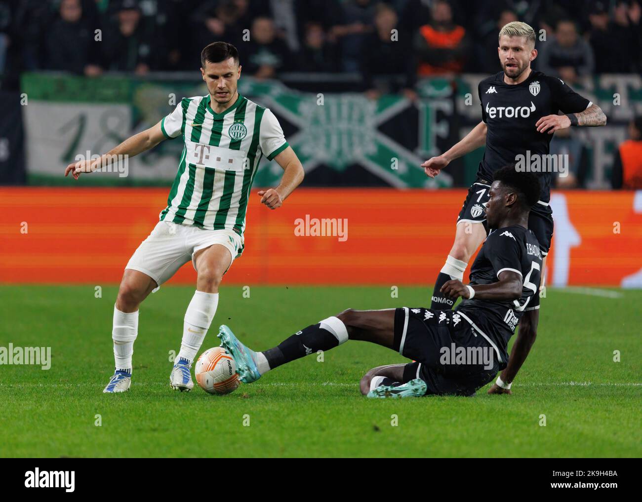 BUDAPEST, HUNGARY - OCTOBER 27: Ryan Mmaee of Ferencvarosi TC controls the  ball during the UEFA Europa League group H match between Ferencvarosi TC  and AS Monaco at Ferencvaros Stadium on October