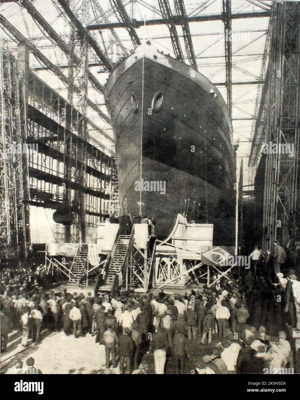 Stapellauf des Schnelldampfers 'Antonio Delfino' der Hamburg-Südamerikanischen Dampfschiffahrts-Gesellschaft, Hamburg (HSDG) auf der Werft des Bremer Vulkan am 10. November 1921. Stock Photo
