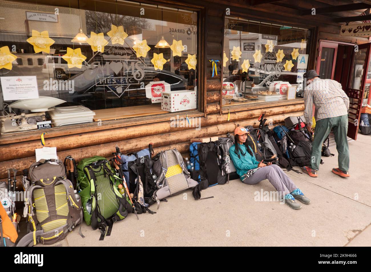 Pacific Crest Trail hikers at Mom’s Pie in Julian, California, USA Stock Photo