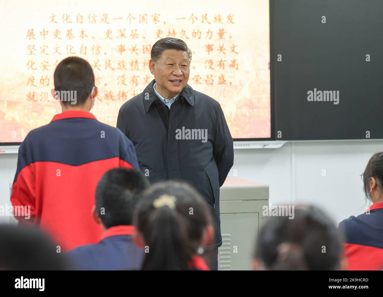 Yan'an, China's Shaanxi Province. 26th Oct, 2022. Chinese President Xi Jinping, also general secretary of the Communist Party of China Central Committee and chairman of the Central Military Commission, chats with students while visiting a campus of Yan'an High School in Yan'an, northwest China's Shaanxi Province, Oct. 26, 2022. Xi made an inspection trip to the city of Yan'an in northwest China's Shaanxi Province and the city of Anyang in central China's Henan Province, from Wednesday to Friday. Credit: Wang Ye/Xinhua/Alamy Live News Stock Photo