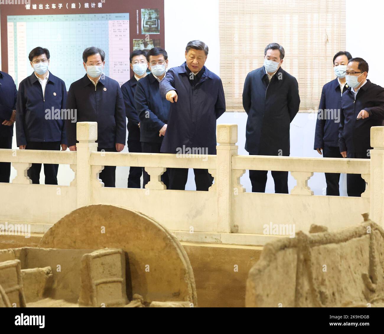 Anyang, China's Henan Province. 28th Oct, 2022. Chinese President Xi Jinping, also general secretary of the Communist Party of China Central Committee and chairman of the Central Military Commission, visits the Yin Ruins, remnants of the capital of the late Shang Dynasty (1600-1046 BC), in the northwest suburbs of Anyang, central China's Henan Province, Oct. 28, 2022. Xi made an inspection trip to the city of Yan'an in northwest China's Shaanxi Province and the city of Anyang in central China's Henan Province, from Wednesday to Friday. Credit: Ding Lin/Xinhua/Alamy Live News Stock Photo