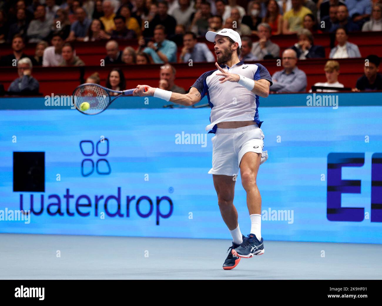 Tennis - ATP 500 - Vienna Open - Wiener Stadthalle, Vienna, Austria -  October 28, 2022 Croatia's Borna Coric in action during his quarter final  match against Poland's Hubert Hurkacz REUTERS/Lisa Leutner Stock Photo -  Alamy