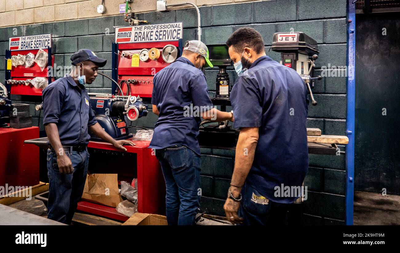 Professional mechanics where automotive mechanics engineers