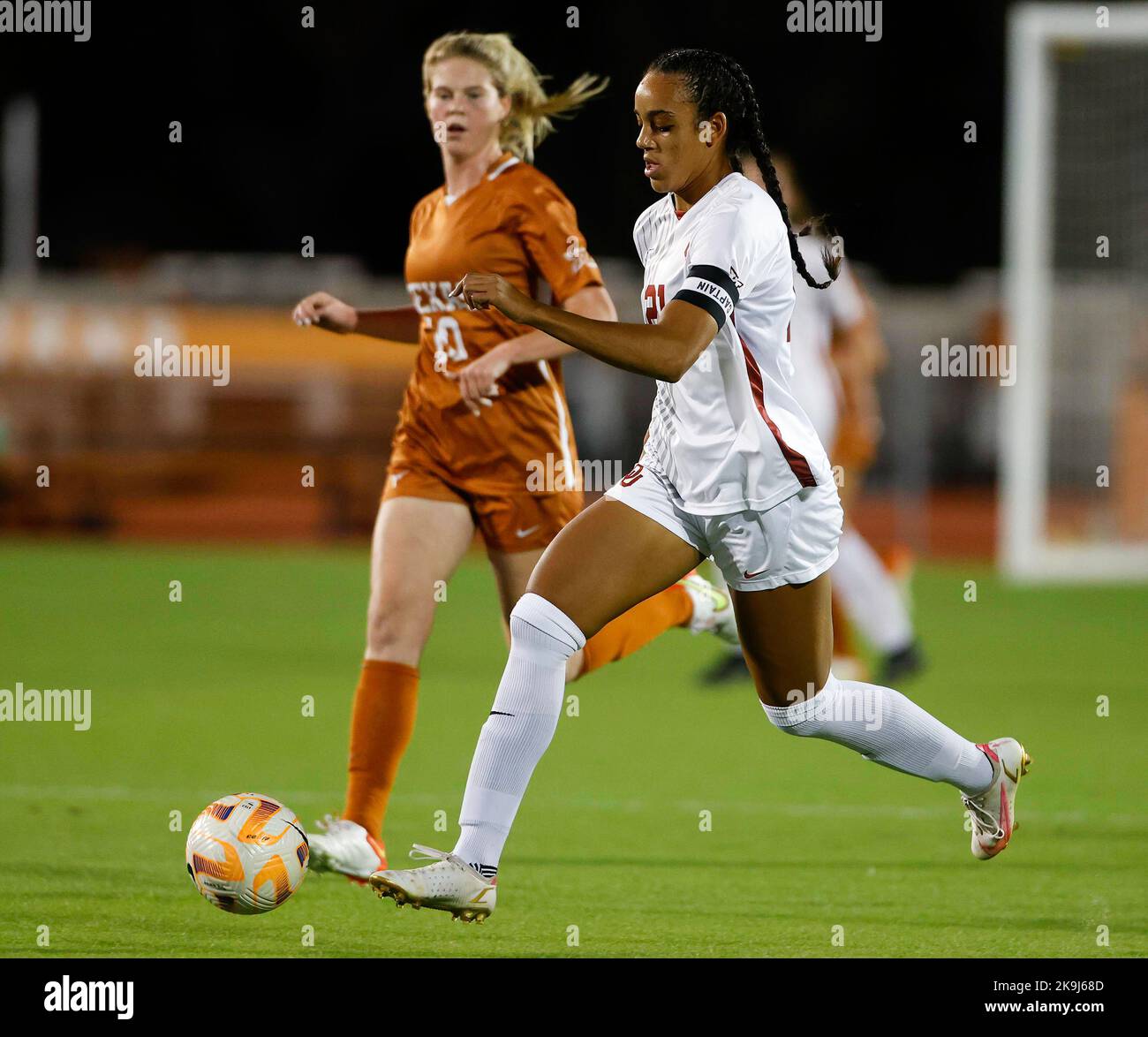 October 27, 2022 Oklahoma defender Sheridan Michel (21) passes the