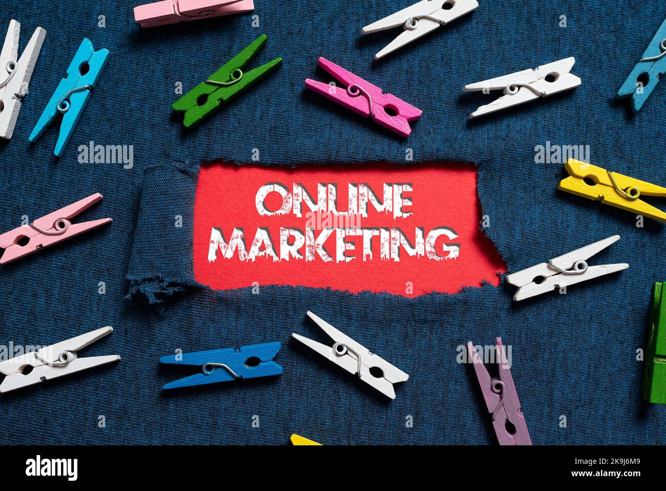 Writing displaying text Online Marketing. Business showcase software