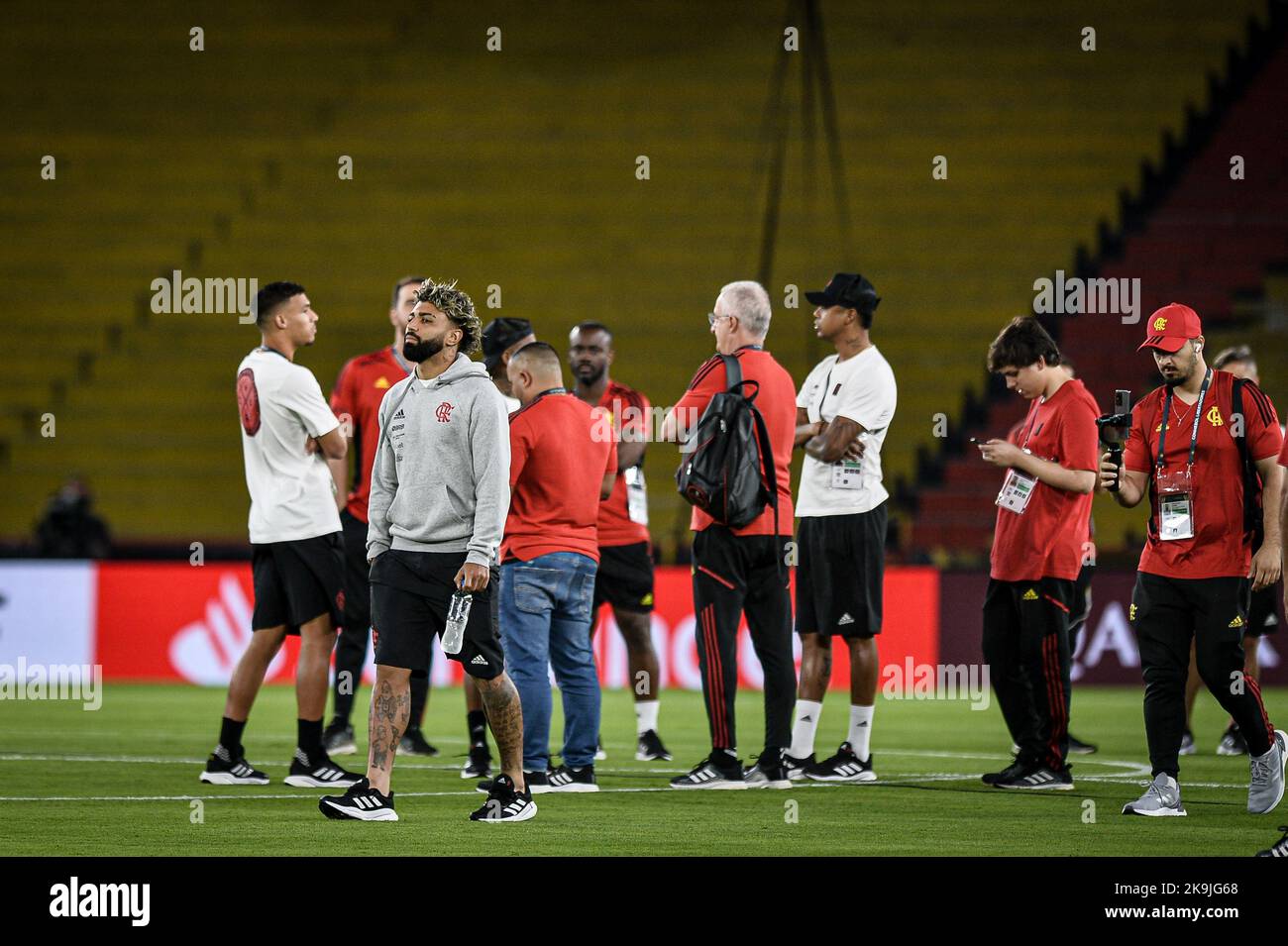 Guayaquil, Equador. 28th Oct, 2022. Gabriel Barbosa, Gabigol. during field reconnaissance held by the Flamengo team for the 2022 Copa Libertadores Final, held at the Estadio Monumental Isidro Romero Carbo, located in the city of Guayaquil (Ecuador), this Friday afternoon (28). Credit: Nayra Halm/FotoArena/Alamy Live News Stock Photo