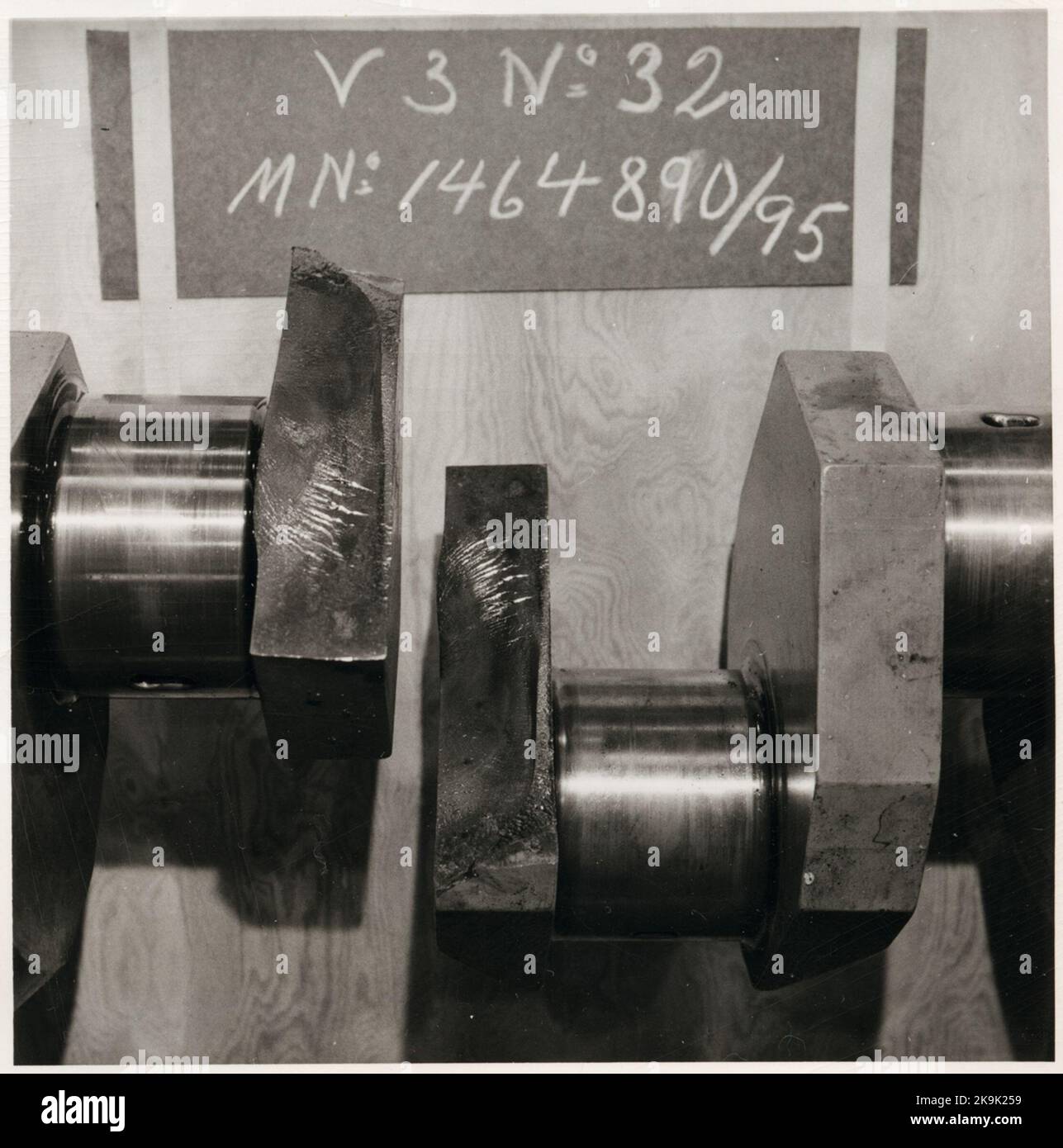 Damage to crankshaft due to bending fatigue in 1958 Stock Photo Alamy