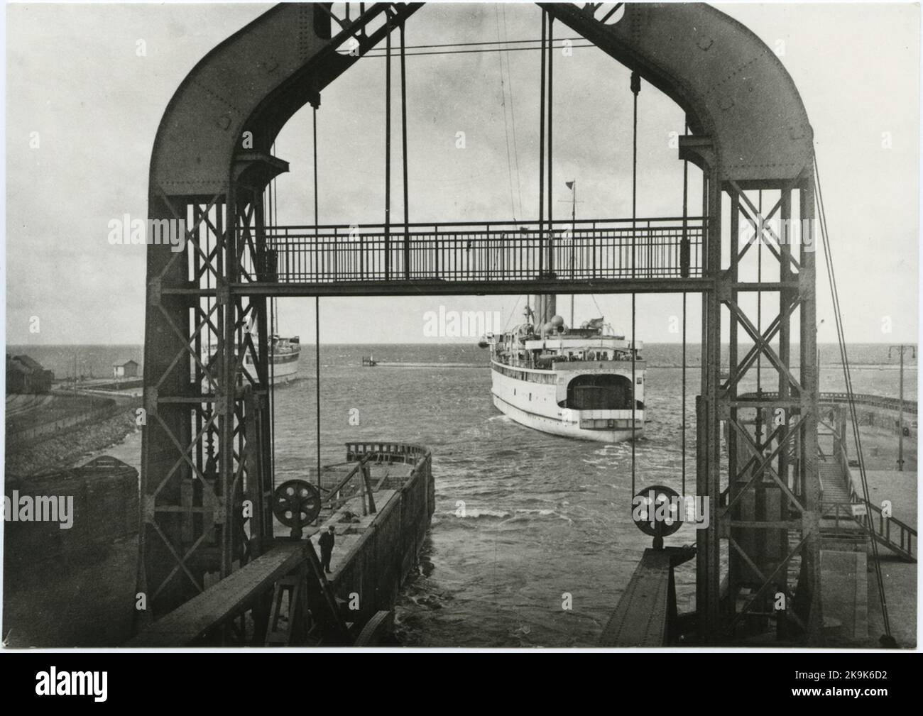POSTKARTE PASSAGIERSCHIFF ILLMATAR? Holtenauer Schleussen ungel_ EUR 12,95 - DE
