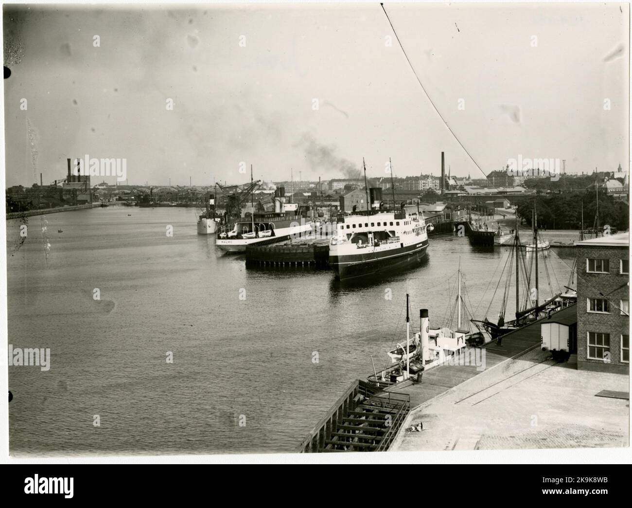 The steam ferry 
